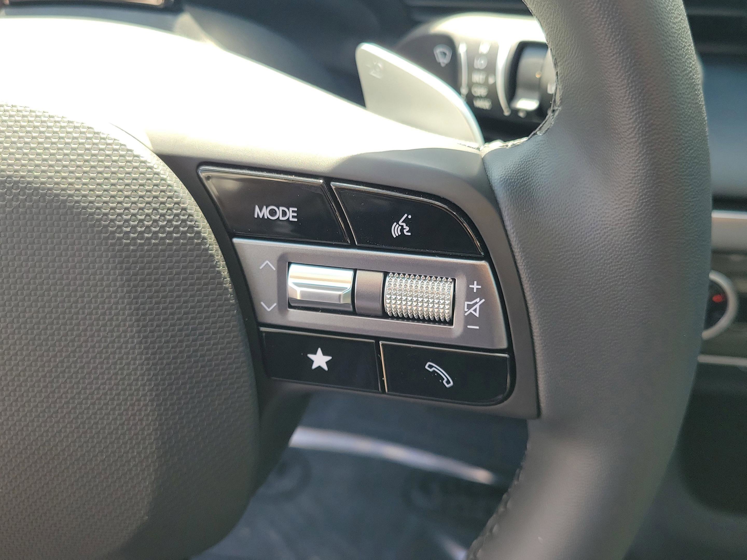 New 2025 Hyundai Ioniq 5 SE image 25