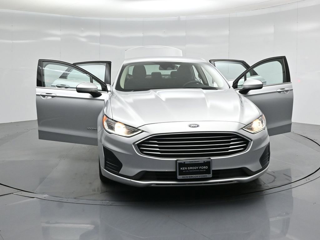 Certified 2019 Ford Fusion SE FWD image 30
