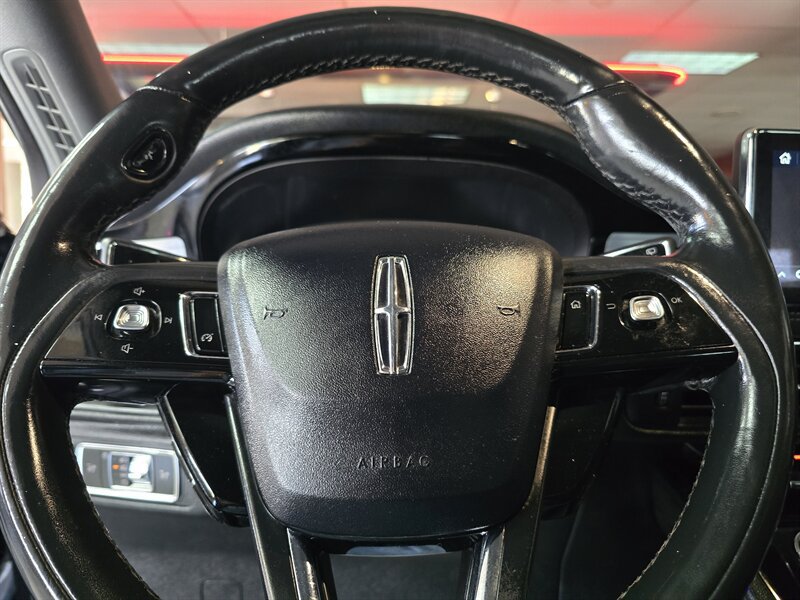 Used 2021 Lincoln Corsair AWD w/ Premium Package image 28