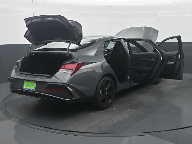 Used 2026 Hyundai Elantra Sport FWD image 46