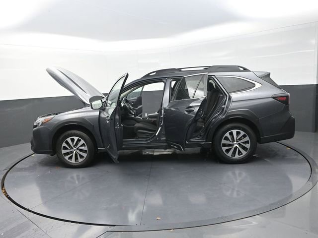 Used 2024 Subaru Outback Premium image 38