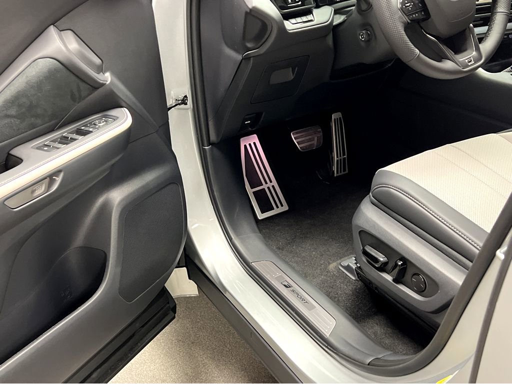 New 2026 Lexus TX 500h AWD image 8