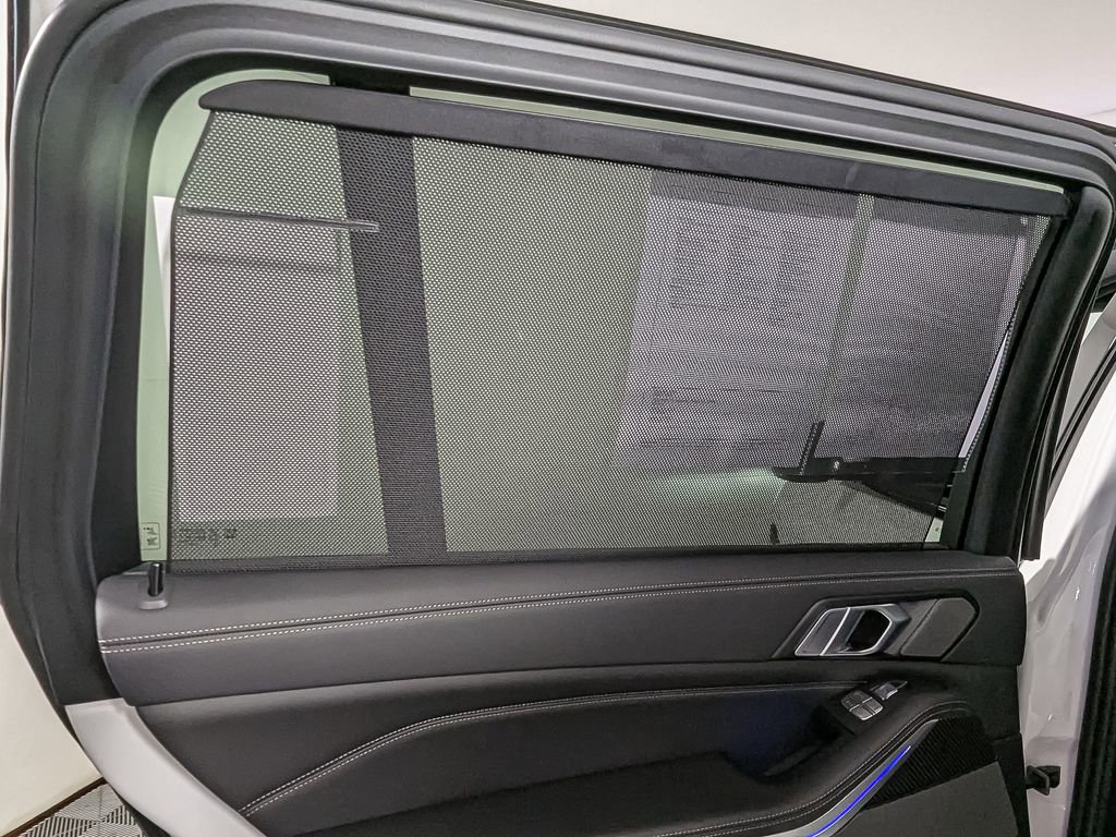 Certified 2025 BMW X7 M60i image 53