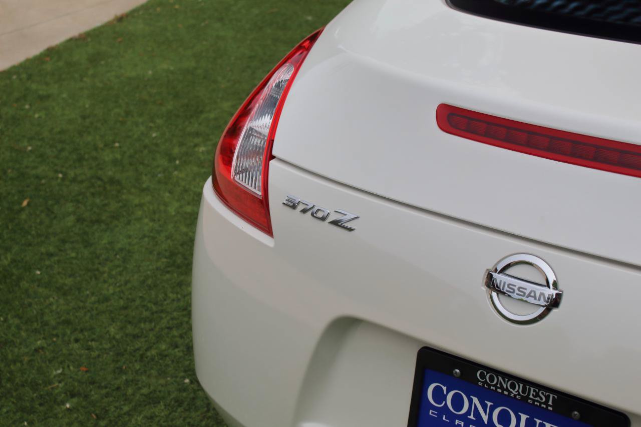 Used 2009 Nissan 370Z Touring RWD image 26