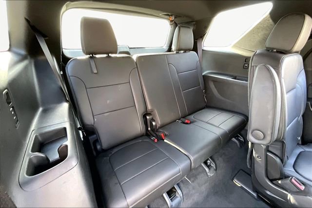 Used 2023 Chevrolet Traverse LT image 18
