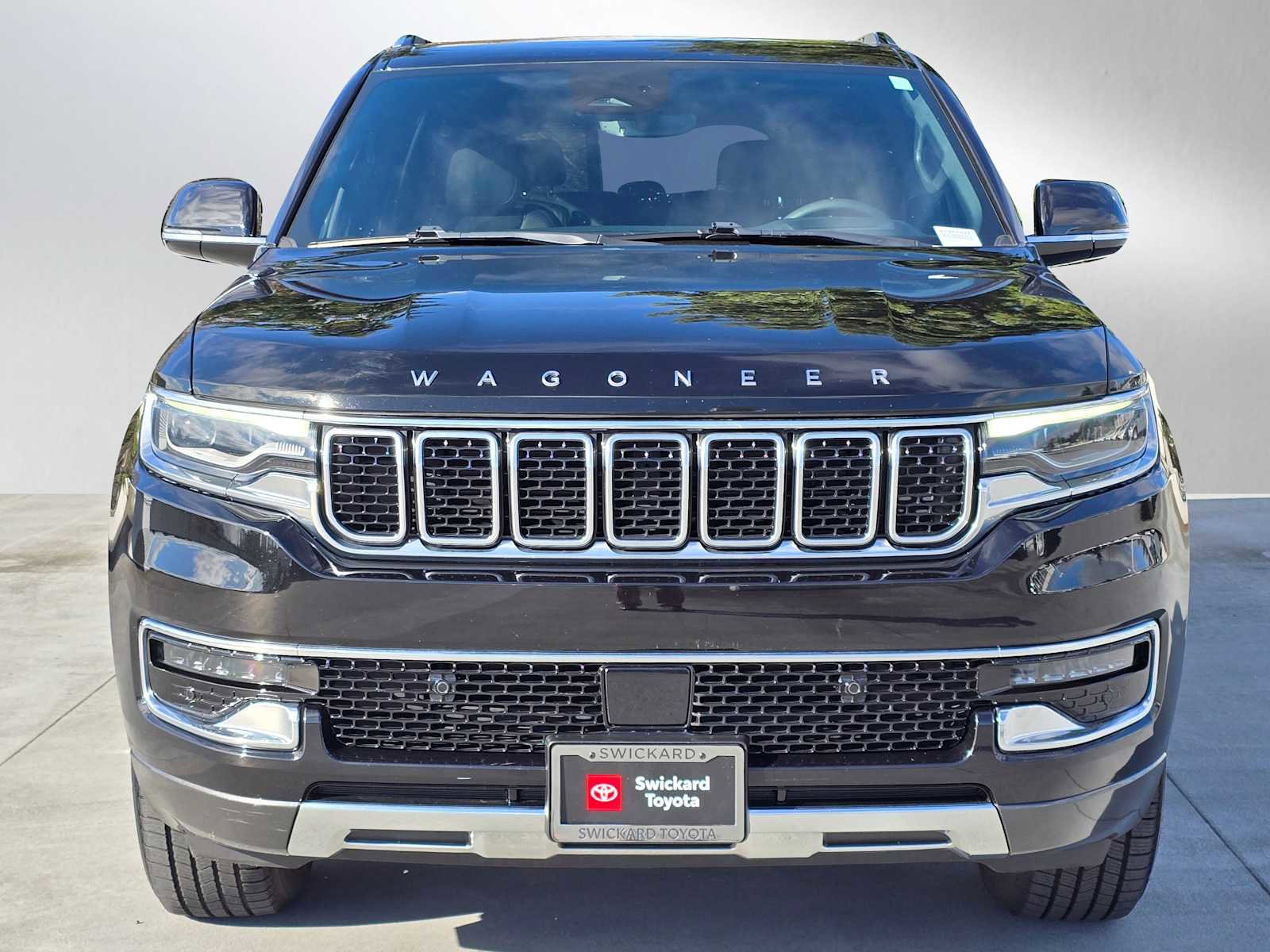 Used 2022 Jeep Wagoneer Series III w/ Flexible Seating Group image 2