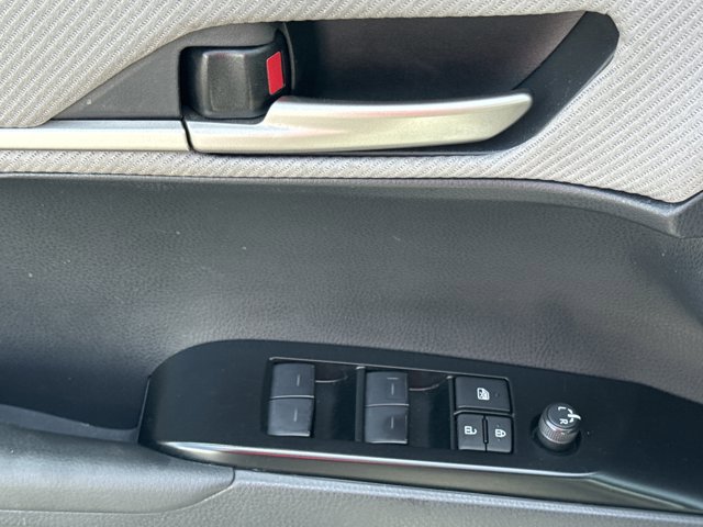 Used 2025 Toyota Camry SE FWD image 14