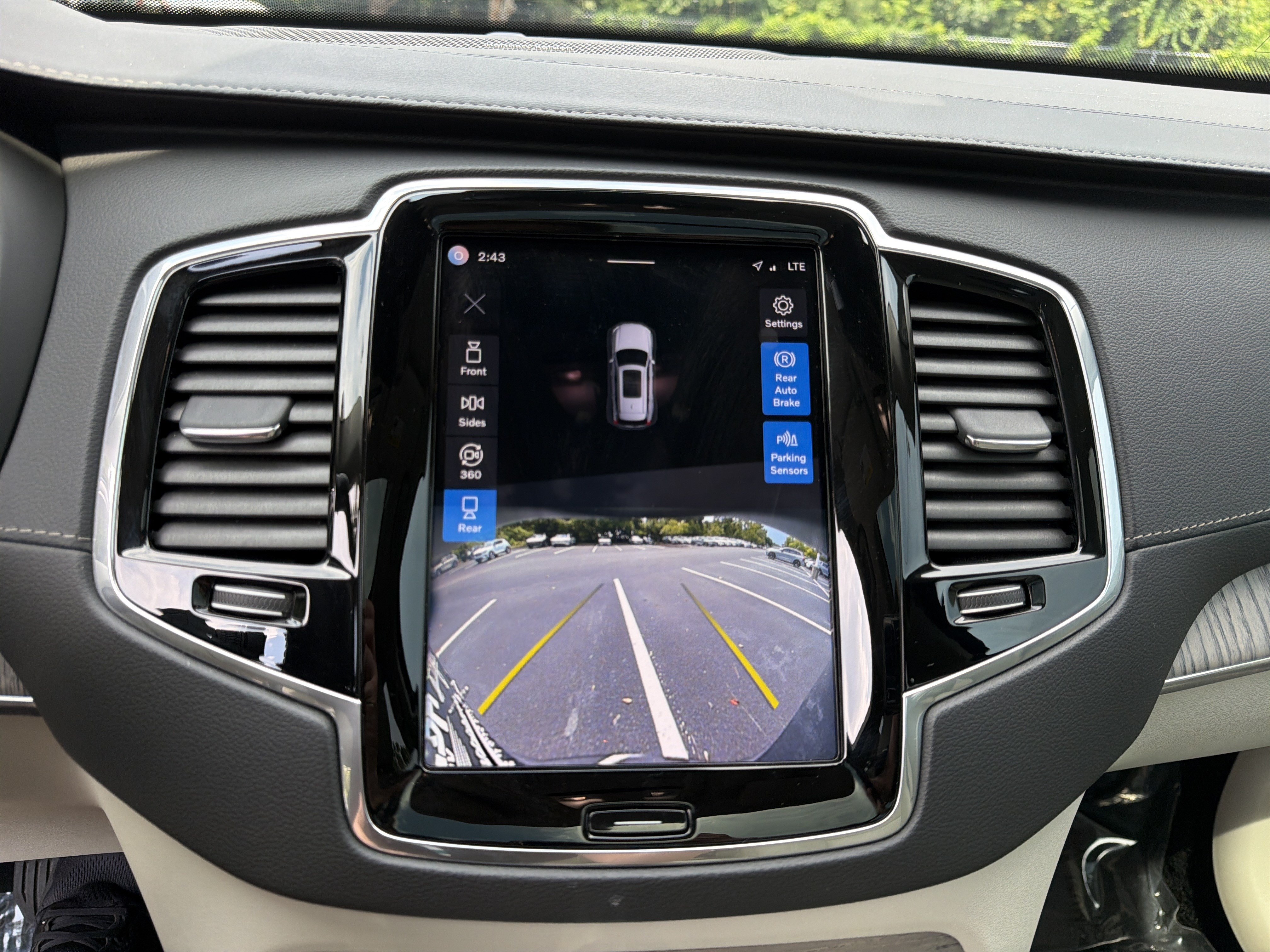 Certified 2023 Volvo XC90 B6 Ultimate w/ Protection Package Premier AWD/4WD image 61