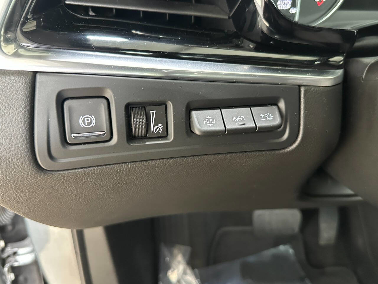 Used 2023 Cadillac XT6 Premium Luxury w/ Technology Package image 31