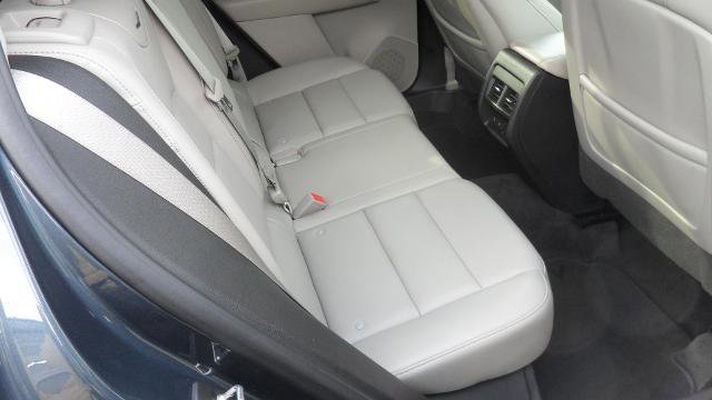 Used 2019 Cadillac XT4 Luxury w/ Cold Weather Package FWD image 29