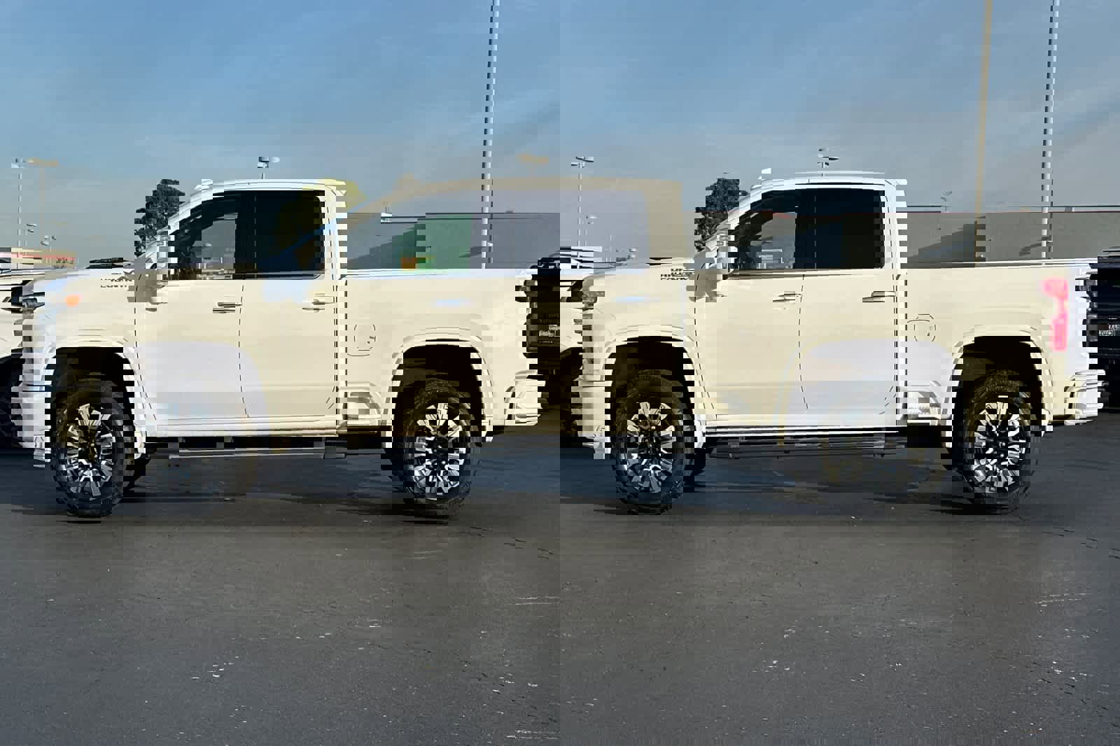 Used 2020 Chevrolet Silverado 2500 High Country image 9