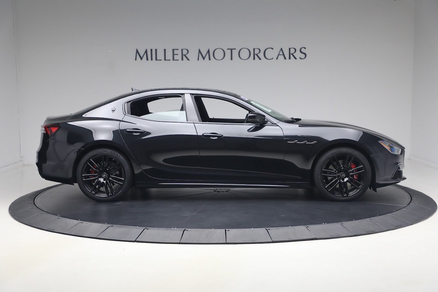 Certified 2023 Maserati Ghibli Modena Q4 AWD/4WD image 9
