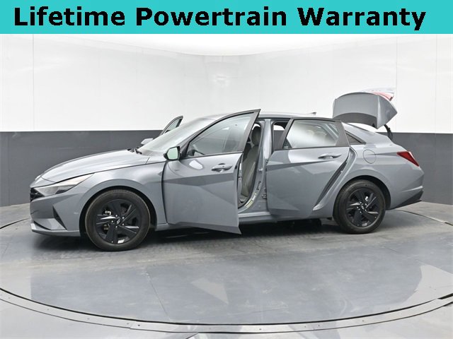 Used 2022 Hyundai Elantra SEL image 49