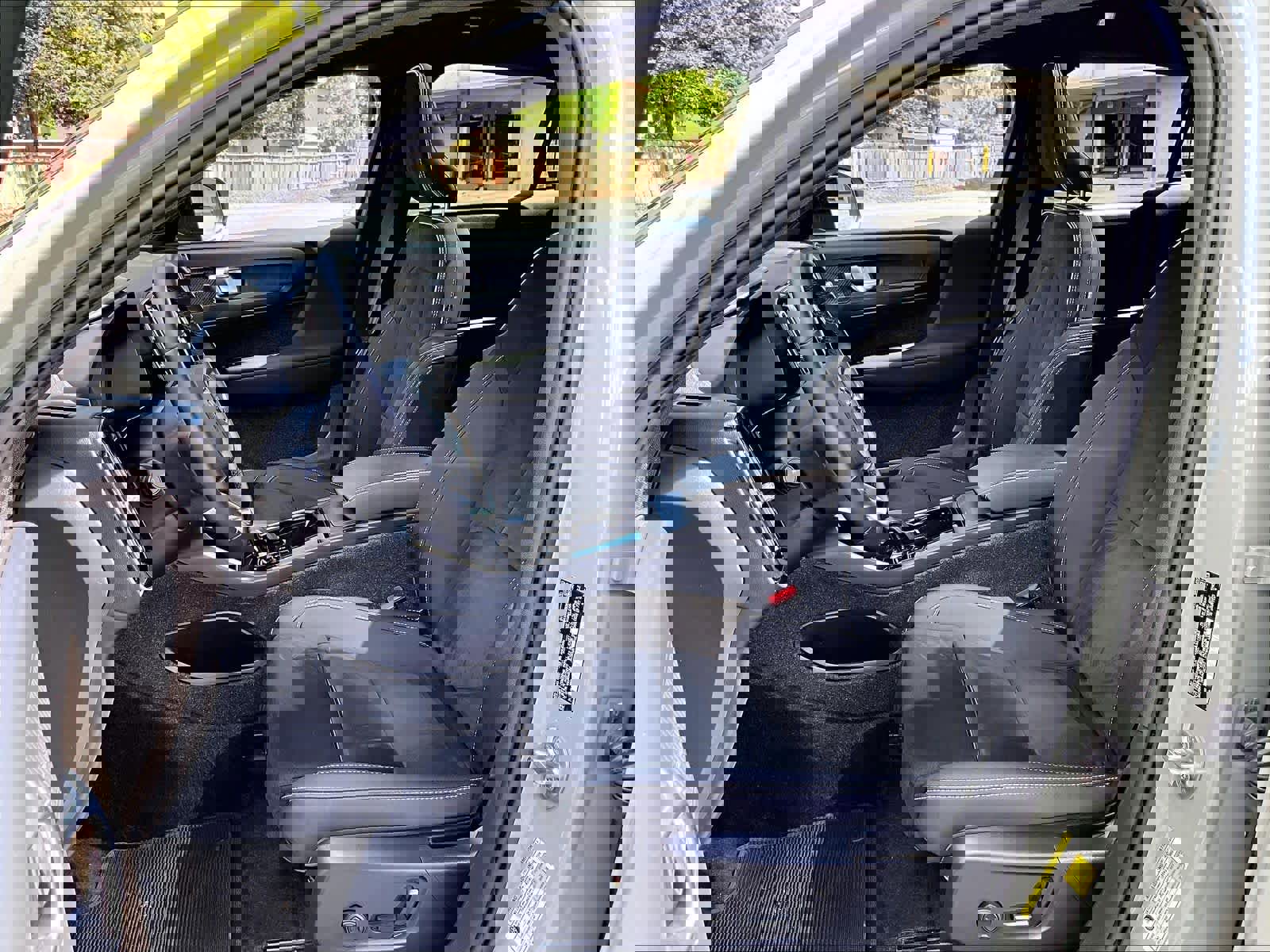 Used 2023 Volvo C40 P8 Recharge Ultimate AWD/4WD image 27