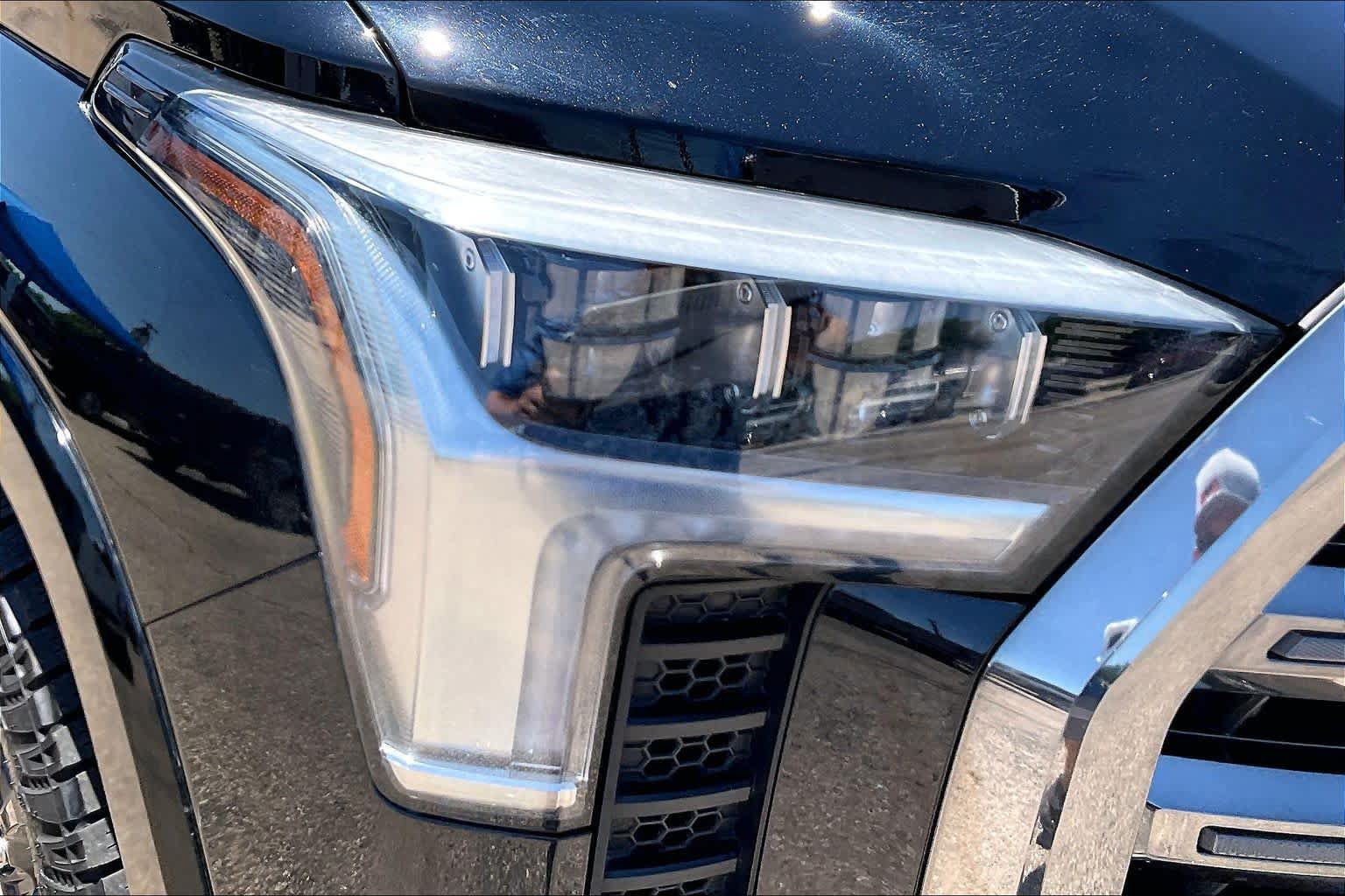 Used 2022 Toyota Tundra Platinum AWD/4WD image 28