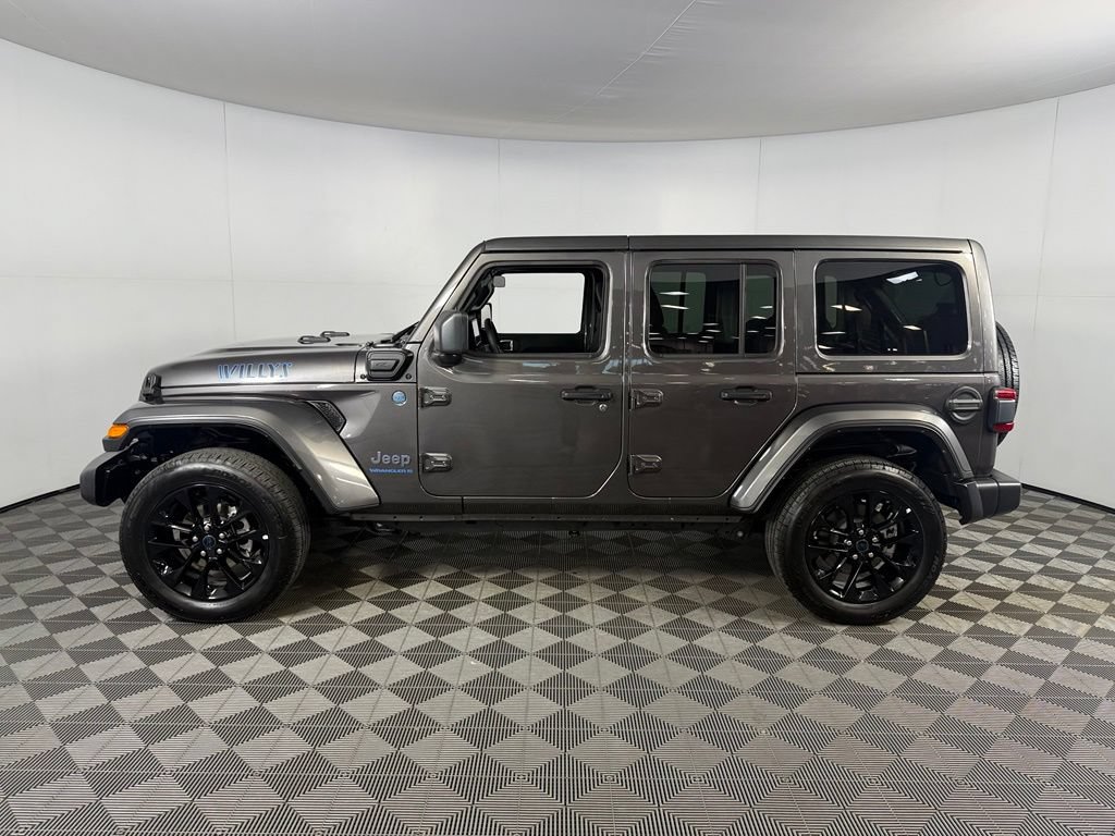 Certified 2025 Jeep Wrangler Unlimited Sahara w/ Safety Group AWD/4WD image 10