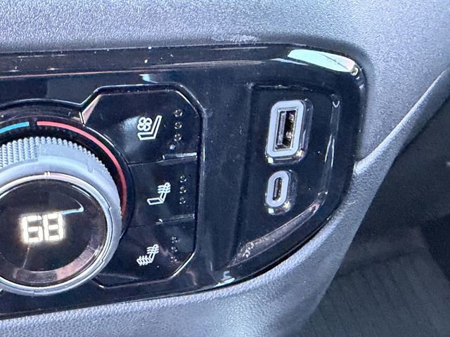 Certified 2024 Chevrolet Silverado 1500 High Country w/ Technology Package image 25