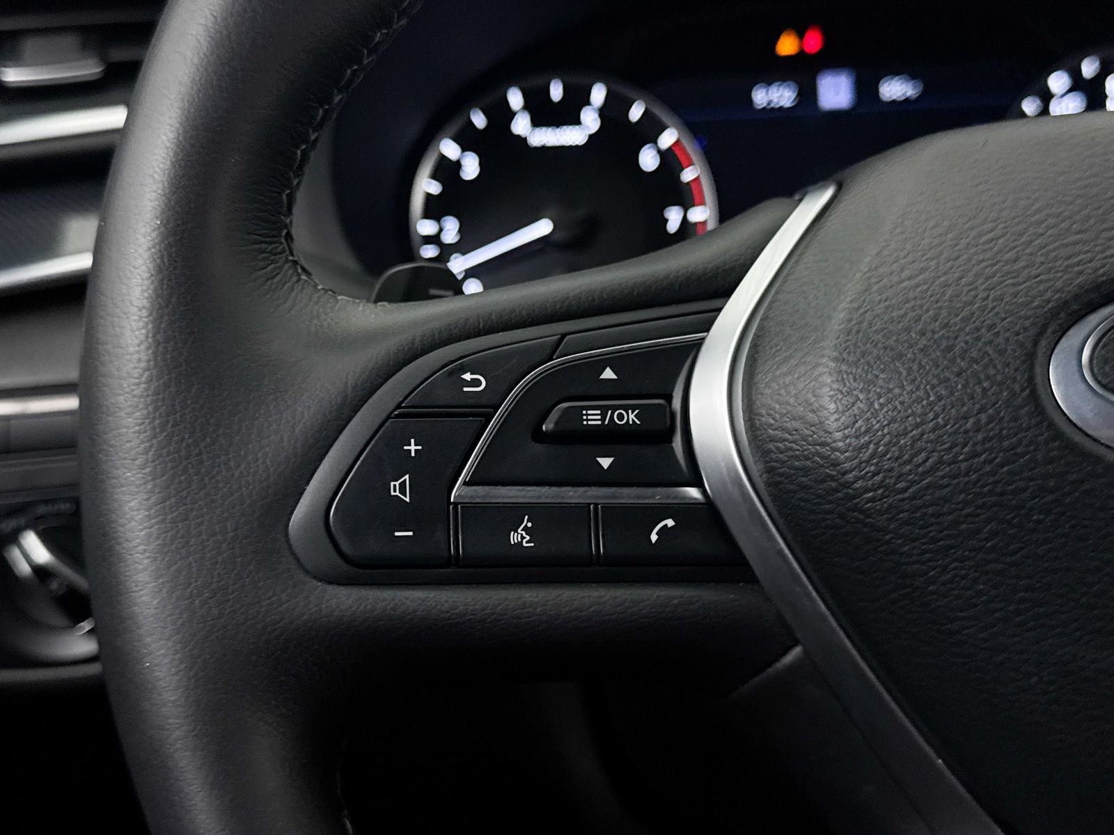 Used 2023 INFINITI QX50 Sport FWD image 35
