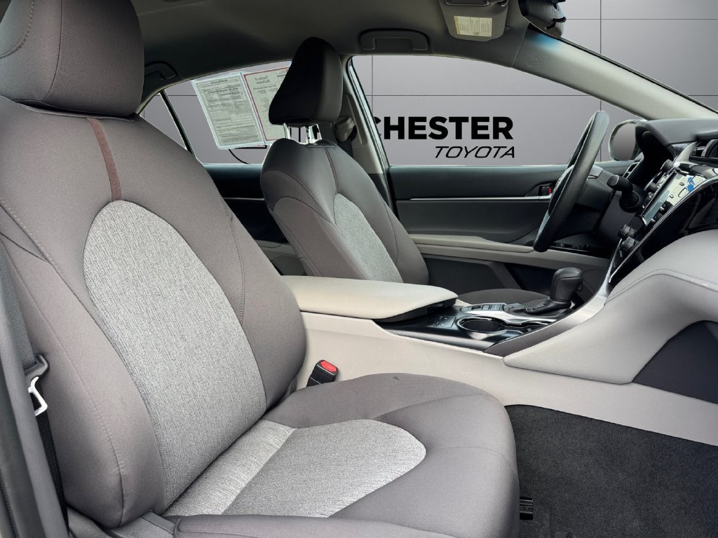 Used 2018 Toyota Camry LE FWD image 17