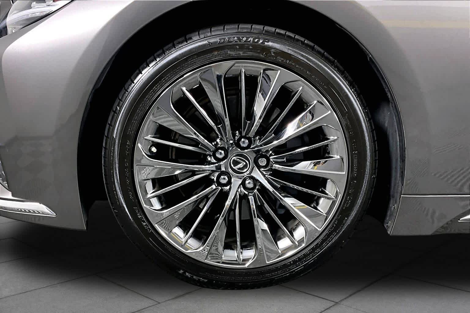Used 2021 Lexus LS 500 w/ Interior Upgrade Package RWD image 10