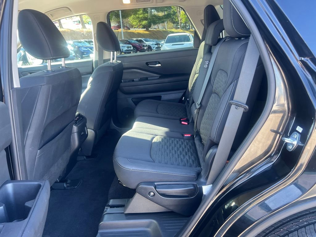Used 2022 Nissan Pathfinder SV image 24