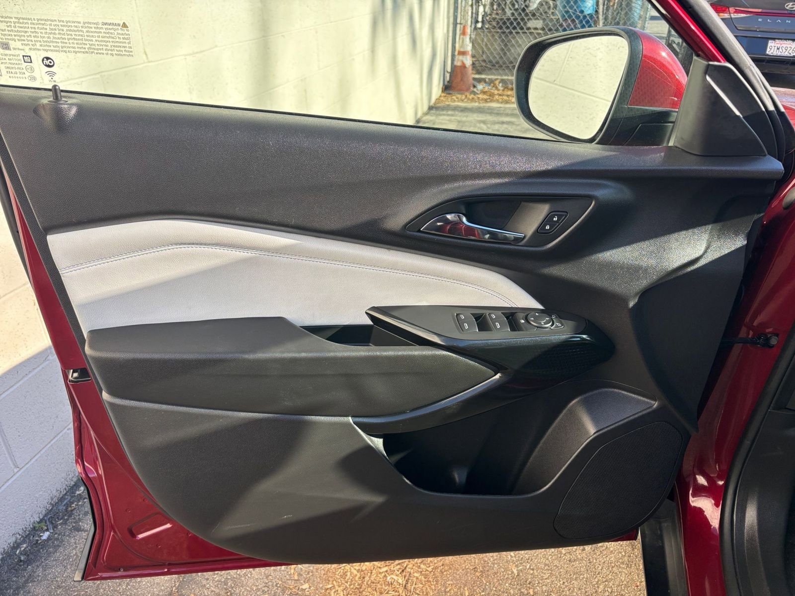 Used 2025 Chevrolet Trax LT image 20