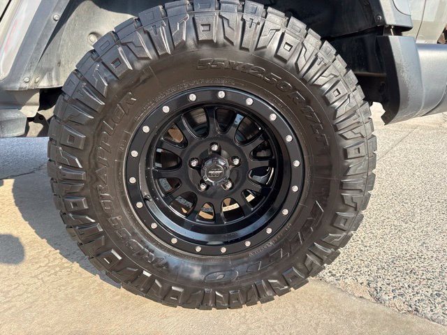 Used 2019 Jeep Wrangler Unlimited Sahara w/ Quick Order Package 24M Moab AWD/4WD image 9