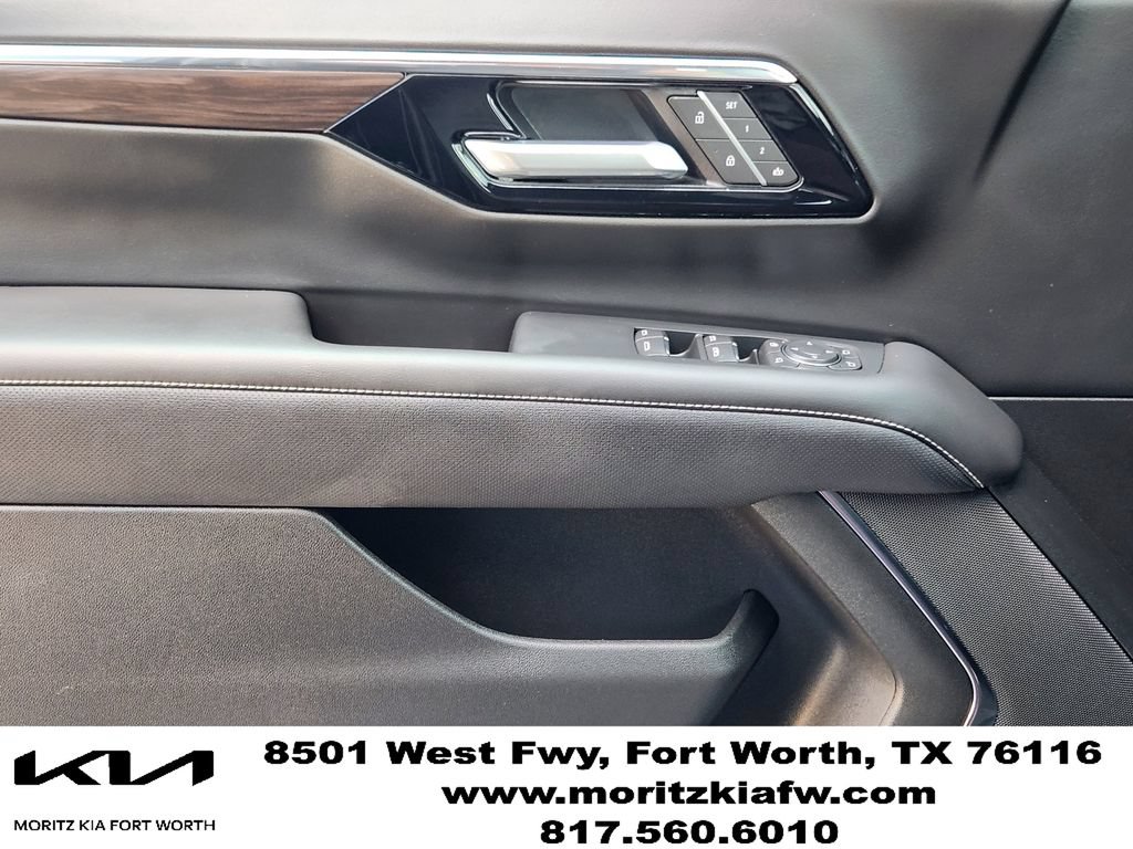 Used 2026 Chevrolet Suburban Premier w/ Sun And Tow Package AWD/4WD image 22