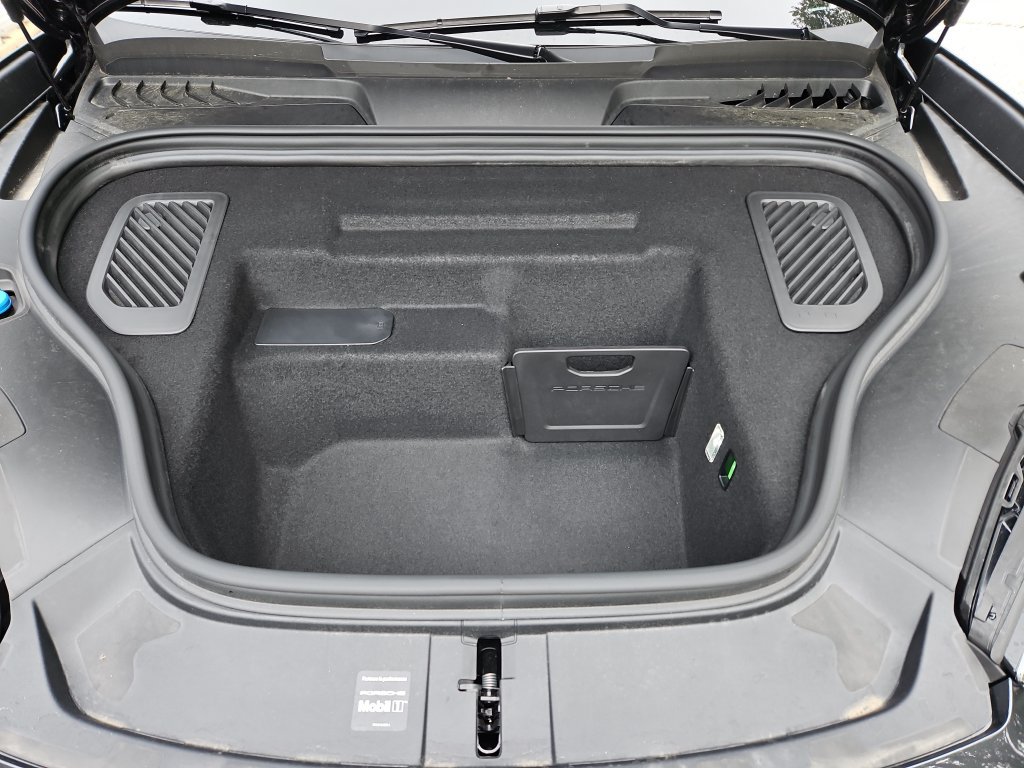 Certified 2026 Porsche Macan 4 Electric AWD/4WD image 39