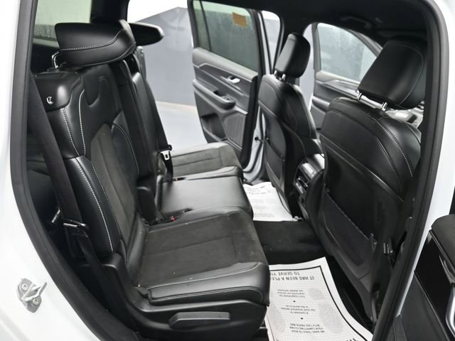 Used 2023 Jeep Grand Cherokee L Laredo image 12