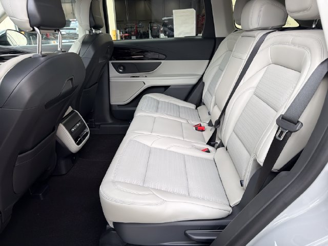 New 2026 Lincoln Nautilus Reserve w/ Jet Appearance Package AWD/4WD image 14