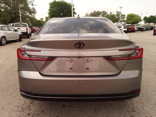 Used 2026 Toyota Camry XLE image 6
