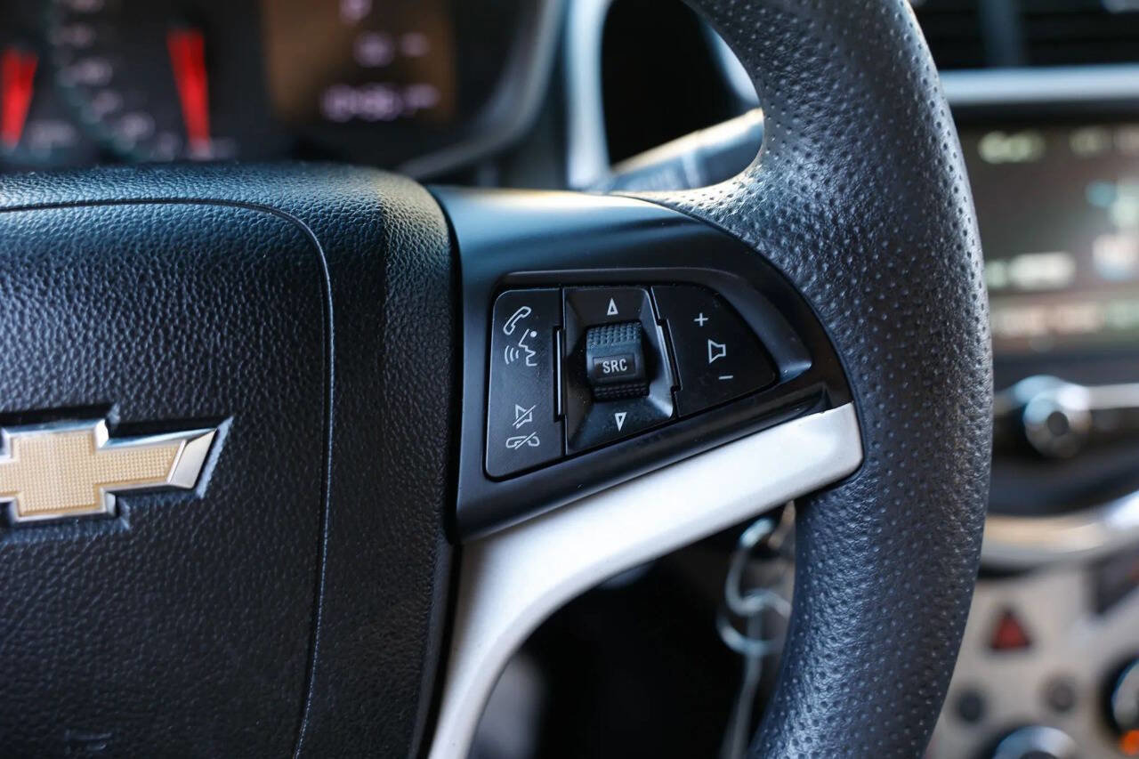 Used 2017 Chevrolet Sonic LT image 17