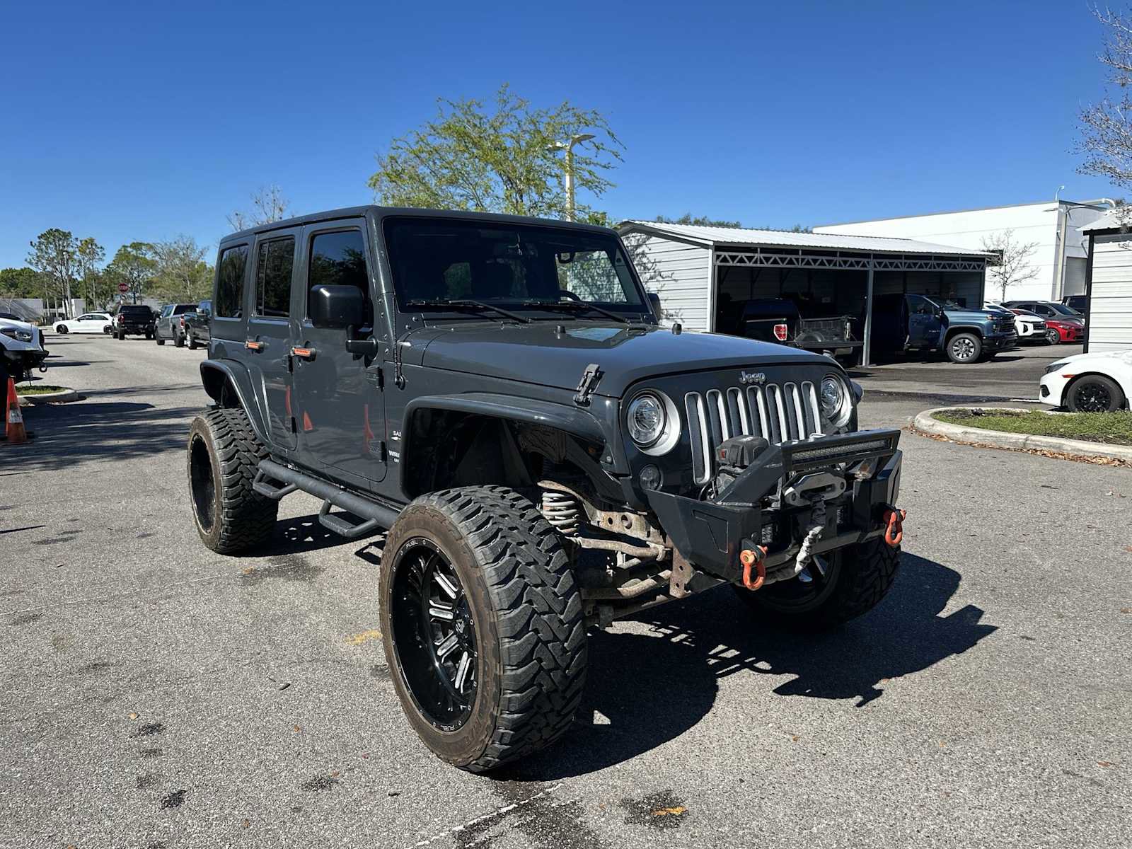 Used 2017 Jeep Wrangler Unlimited Sahara w/ Connectivity Group image 8