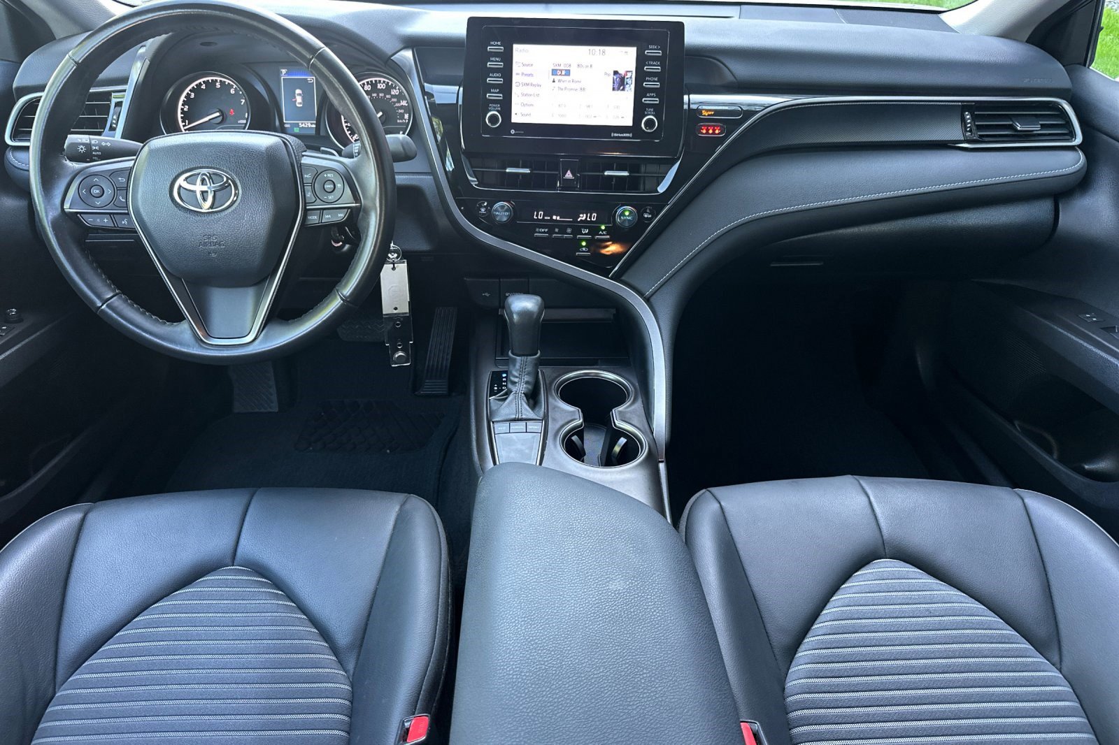 Used 2024 Toyota Camry SE FWD image 16