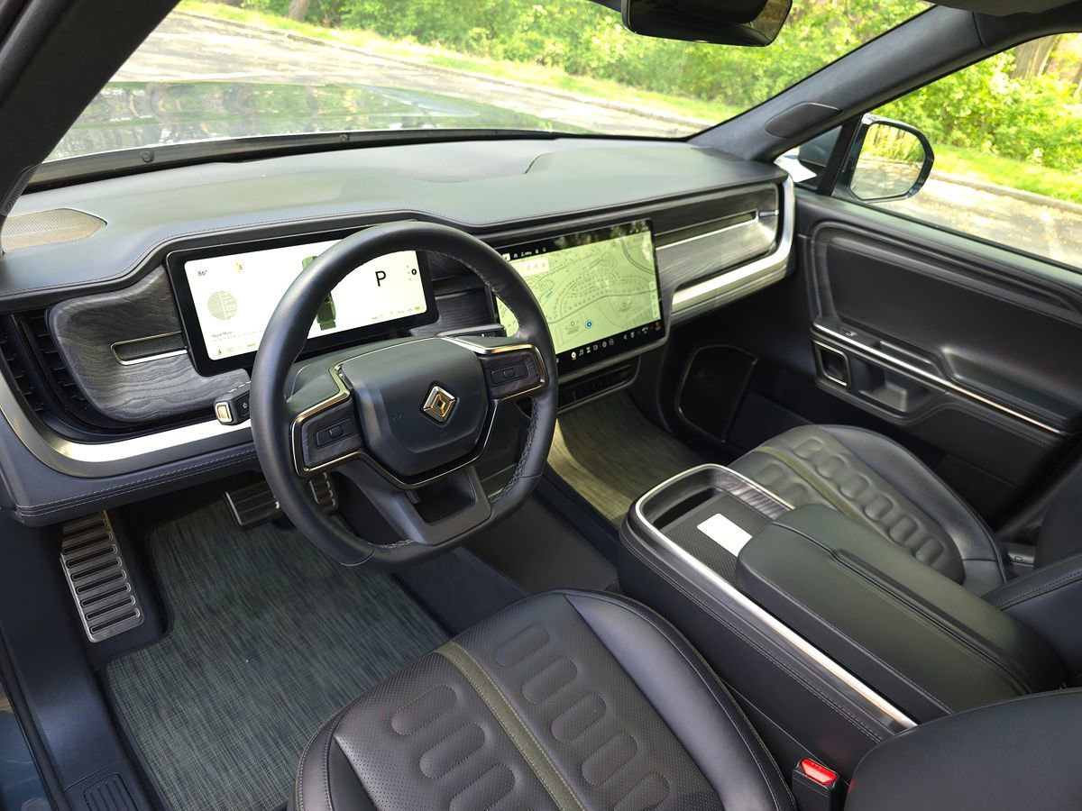 Used 2024 Rivian R1T Adventure AWD/4WD image 2