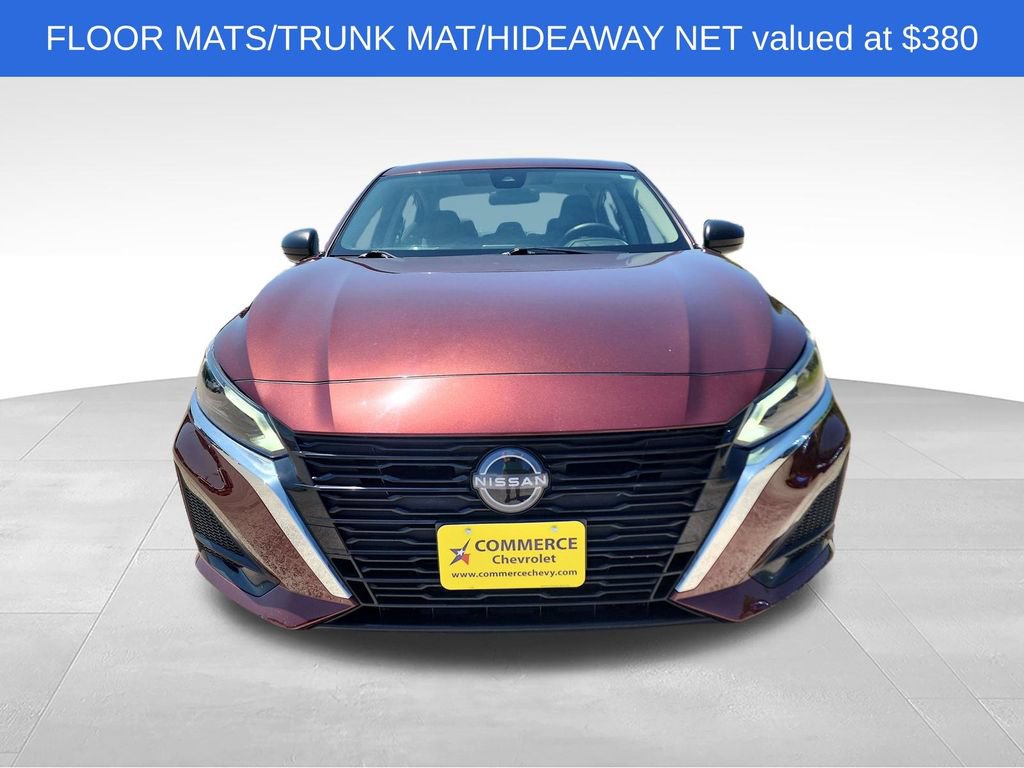 Used 2025 Nissan Altima 2.5 SV FWD image 2