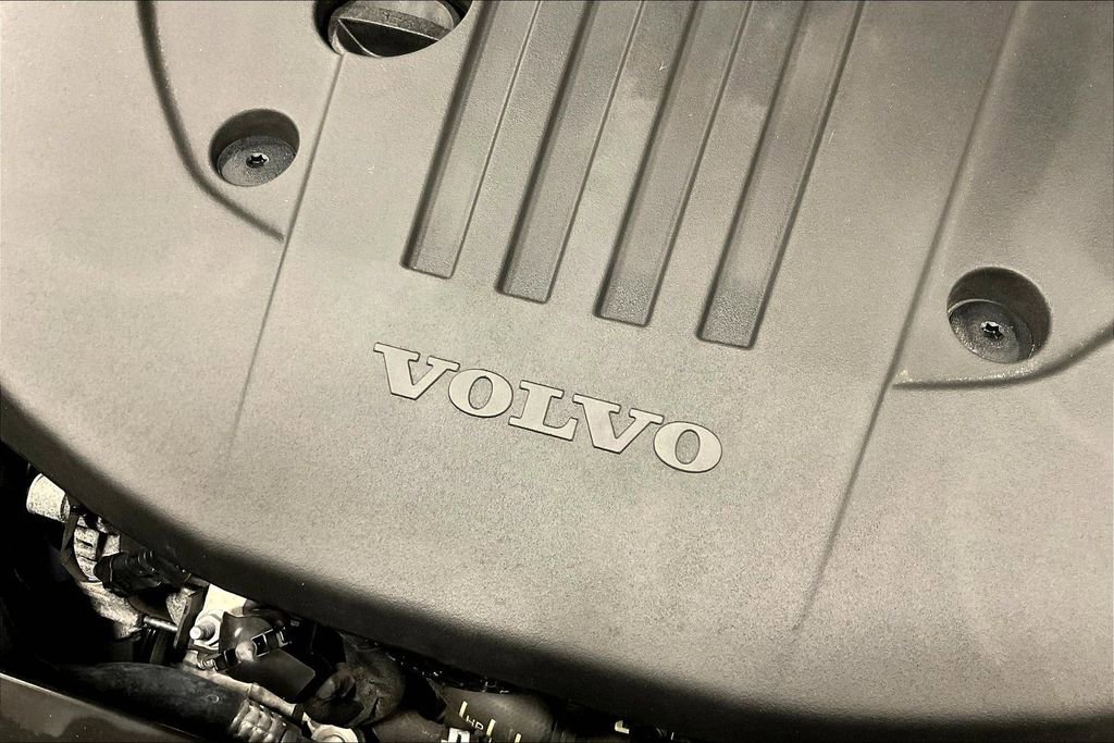 Used 2024 Volvo XC60 B5 Plus w/ Protection Package Premier image 30