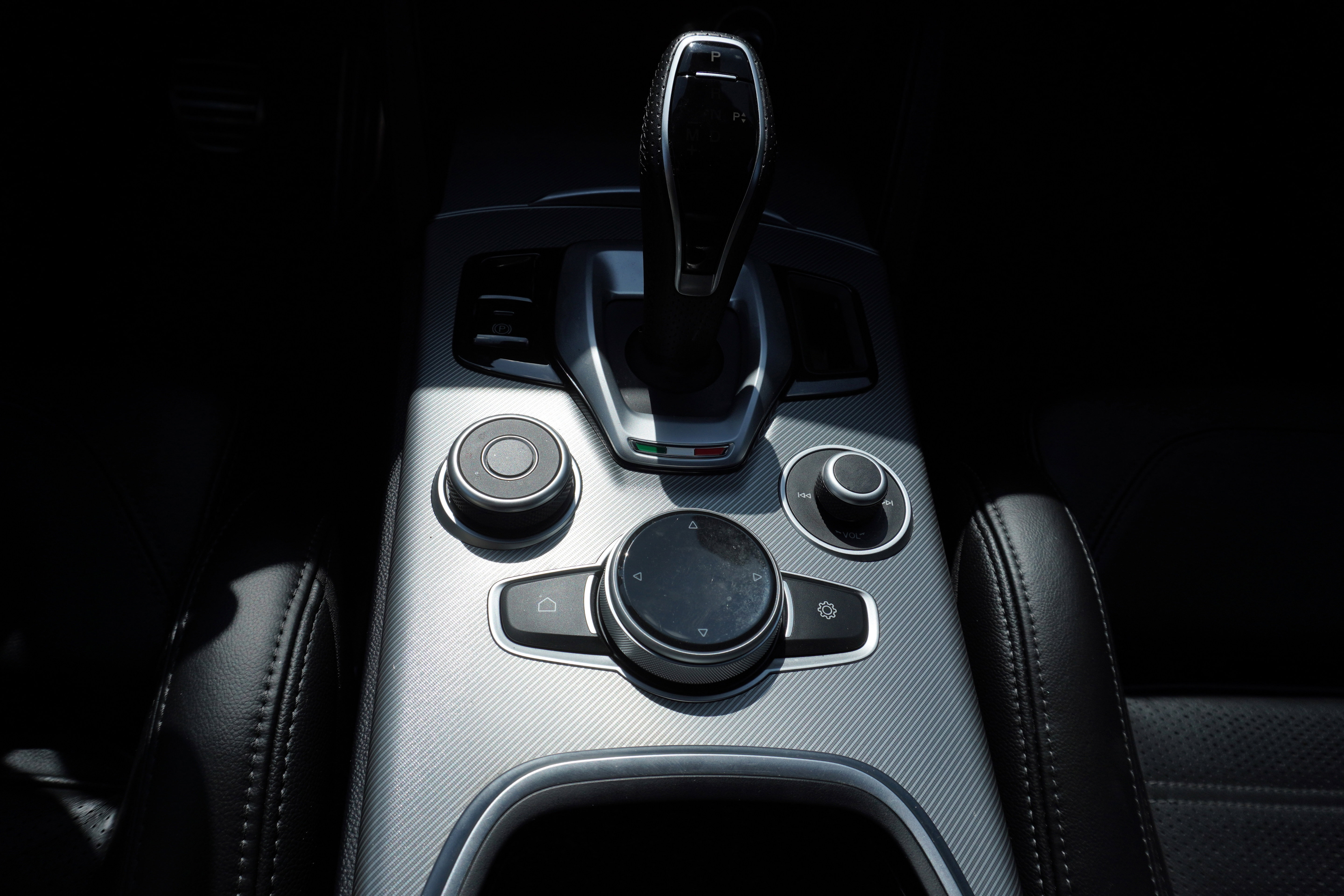 Used 2023 Alfa Romeo Stelvio Veloce image 22