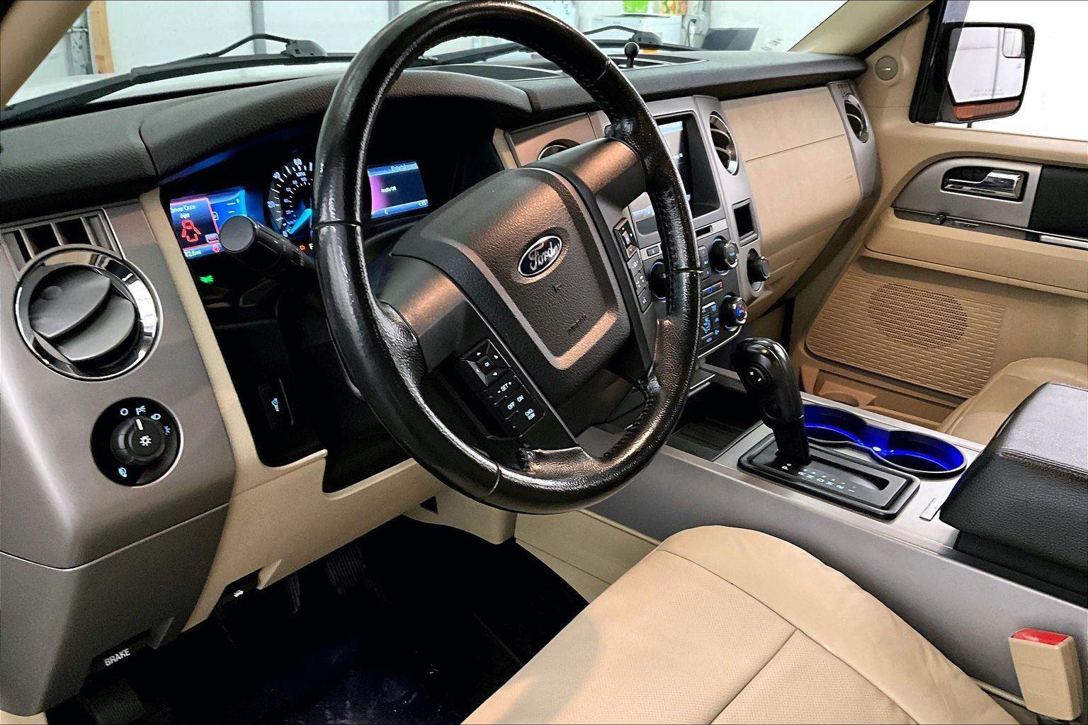 Used 2015 Ford Expedition EL XLT w/ Equipment Group 202A image 13