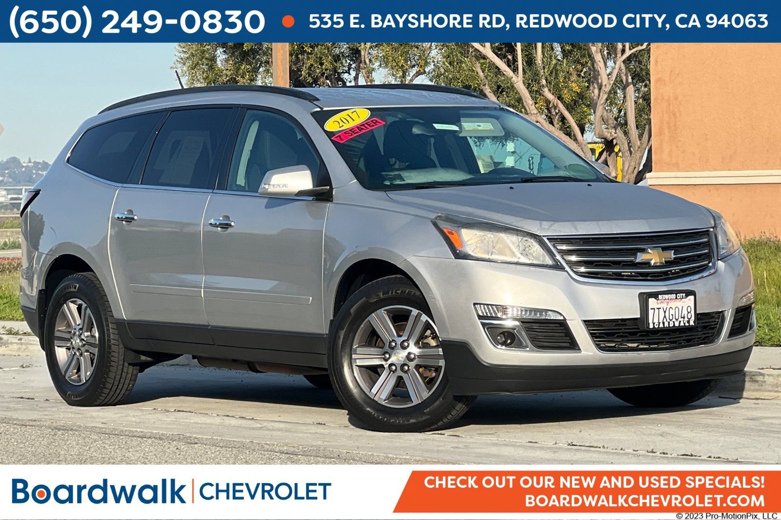 Used 2017 Chevrolet Traverse LT image 1