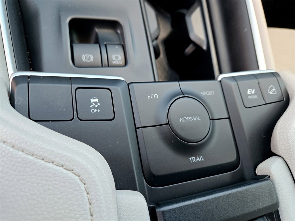 Used 2024 Toyota Grand Highlander Limited image 18