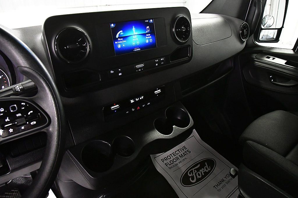 Used 2024 Mercedes-Benz Sprinter 2500 image 18