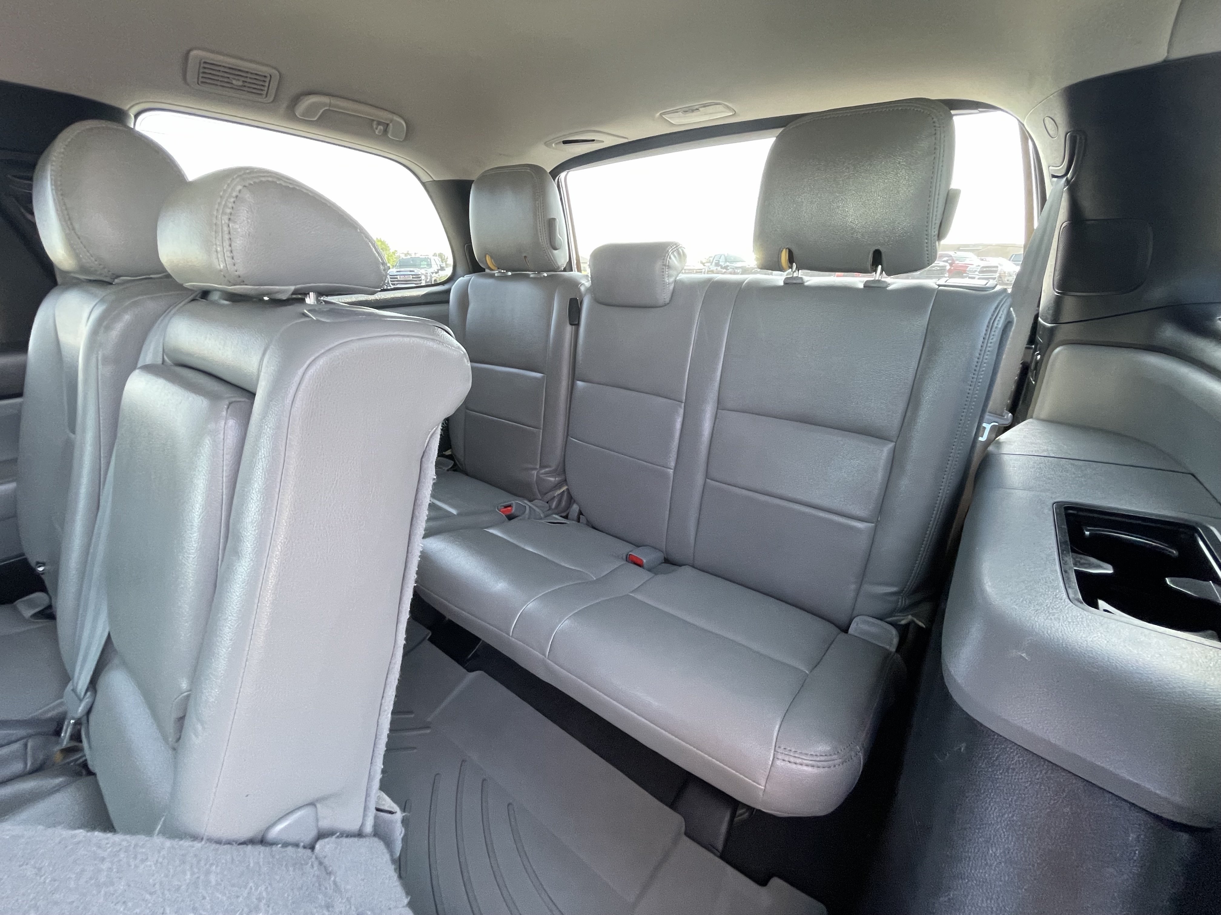 Used 2019 Toyota Sequoia SR5 AWD/4WD image 17