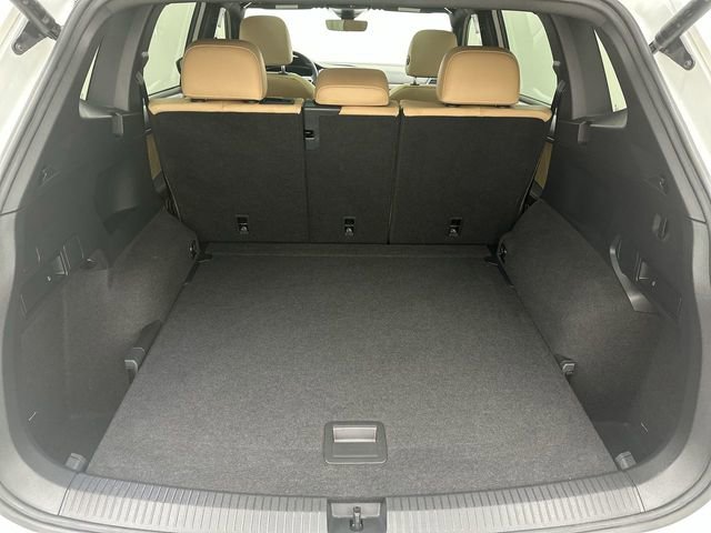 Used 2022 Volkswagen Tiguan SE R-Line image 24