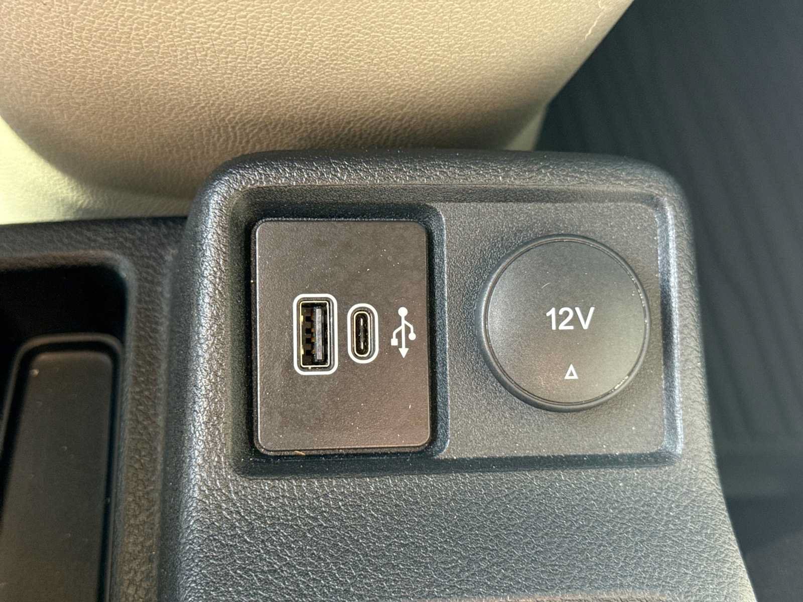 Used 2023 Ford Transit Connect XLT FWD image 29