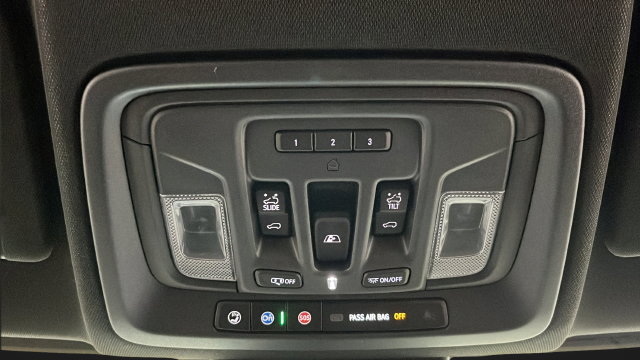 Used 2025 GMC Sierra 3500 AT4 w/ AT4 Premium Plus Package AWD/4WD image 39