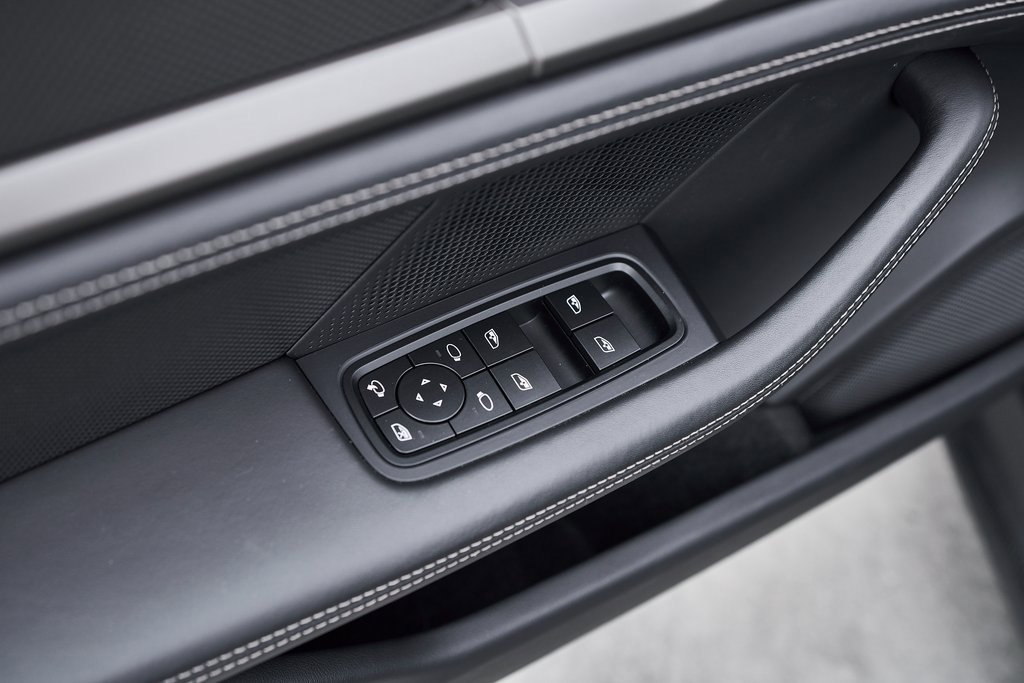 Used 2025 Porsche Taycan Turbo S w/ Premium Package image 34