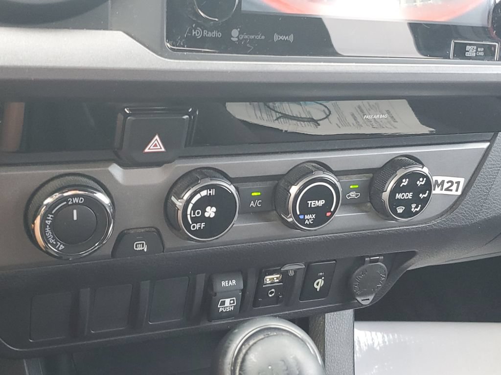 Used 2018 Toyota Tacoma TRD Sport AWD/4WD image 28