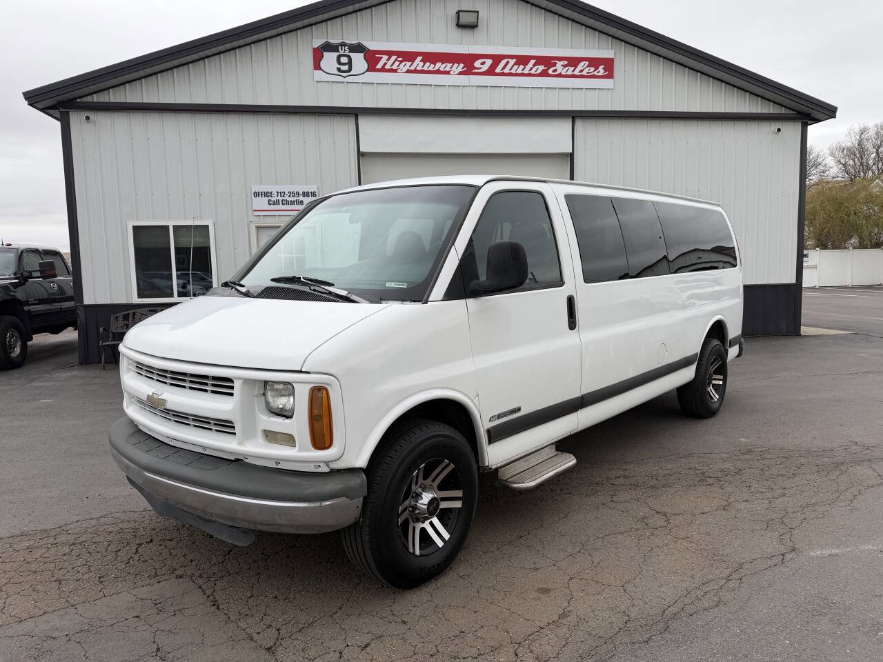 Used 2000 Chevrolet Express 3500 Extended Passenger w/ Preferred Equipment Group